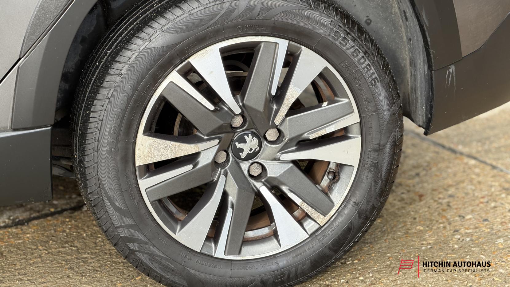 Peugeot 2008 1.2 PureTech Allure SUV 5dr Petrol Manual Euro 6 (82 ps)