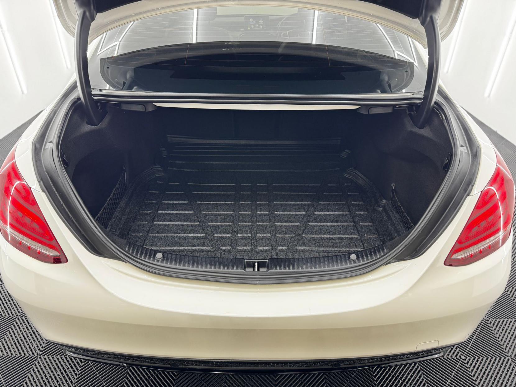 Mercedes-Benz C Class 2.1 C220d AMG Line (Premium) Saloon 4dr Diesel 7G-Tronic+ Euro 6 (s/s) (170 ps)