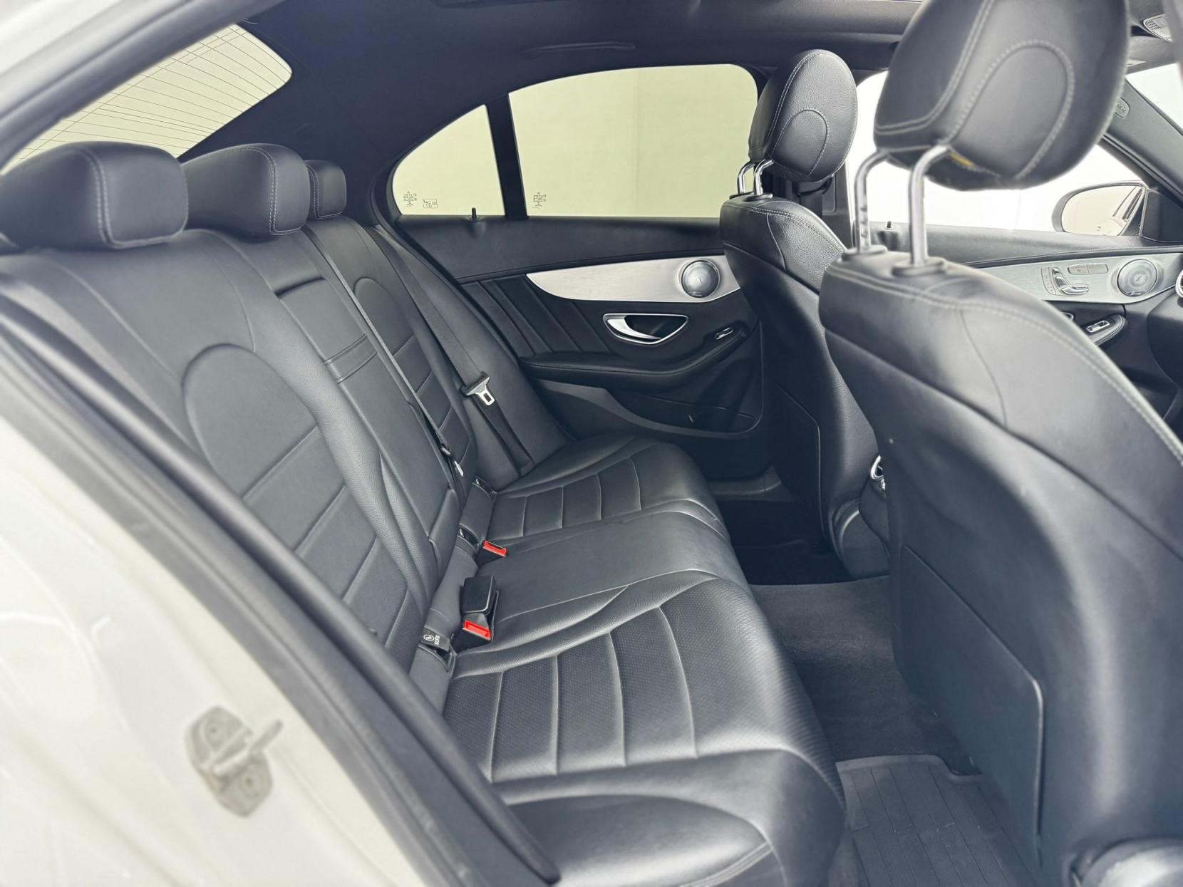 Mercedes-Benz C Class 2.1 C220d AMG Line (Premium) Saloon 4dr Diesel 7G-Tronic+ Euro 6 (s/s) (170 ps)