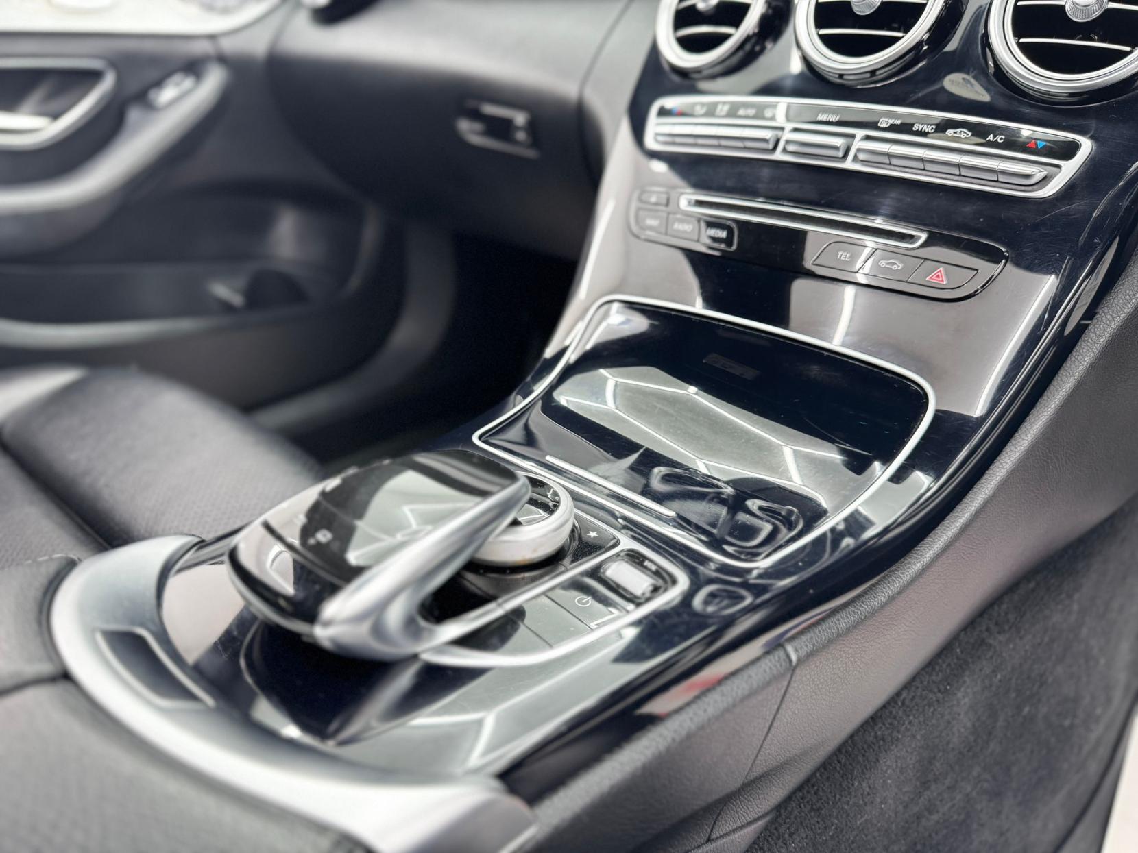 Mercedes-Benz C Class 2.1 C220d AMG Line (Premium) Saloon 4dr Diesel 7G-Tronic+ Euro 6 (s/s) (170 ps)