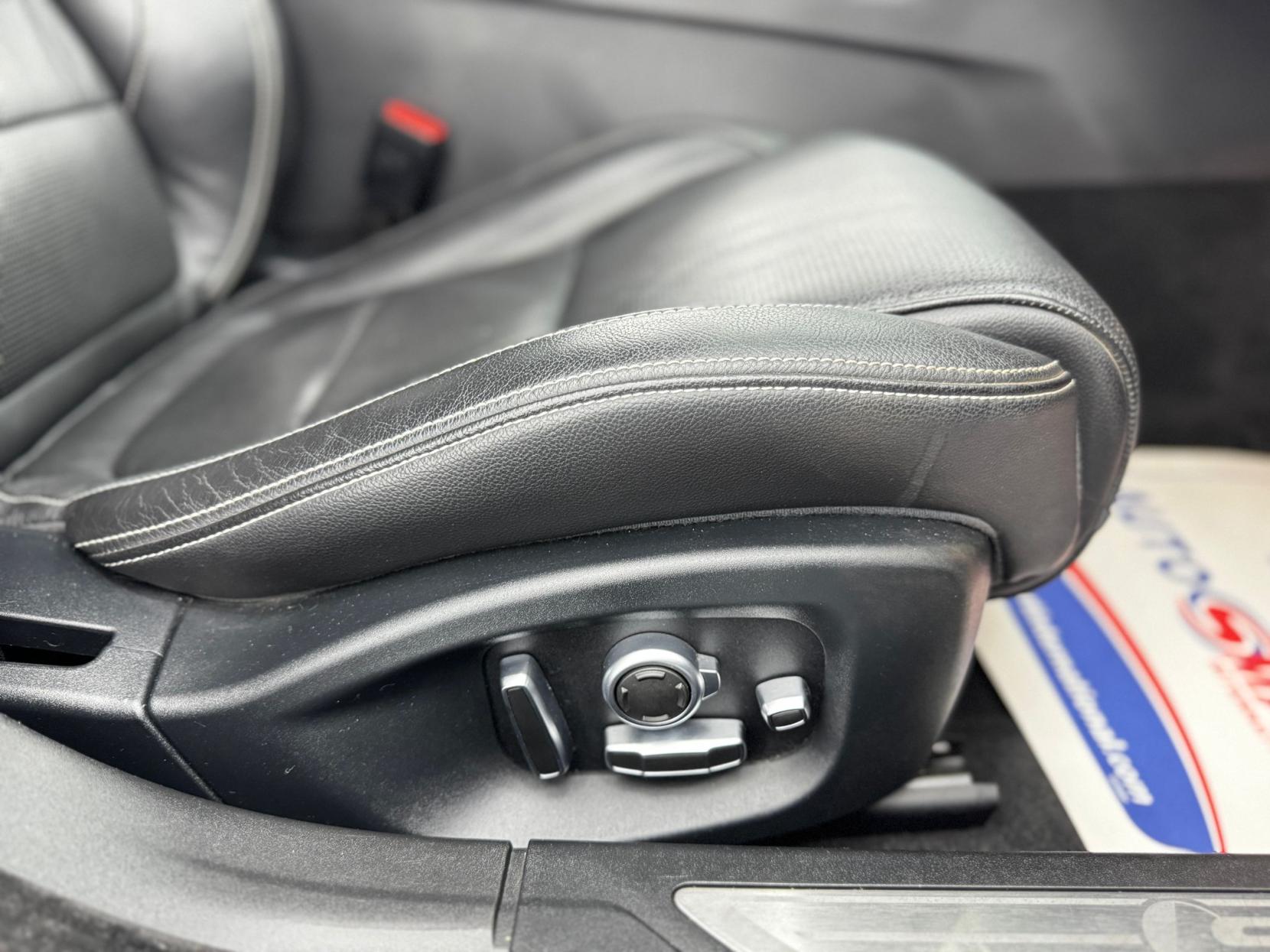 Jaguar XF 3.0d V6 S Saloon 4dr Diesel Auto Euro 6 (s/s) (300 ps)