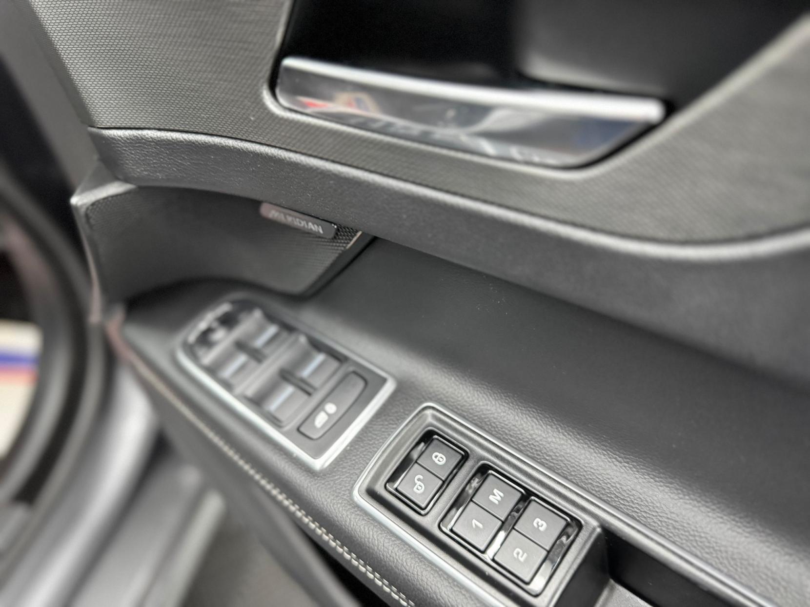 Jaguar XF 3.0d V6 S Saloon 4dr Diesel Auto Euro 6 (s/s) (300 ps)