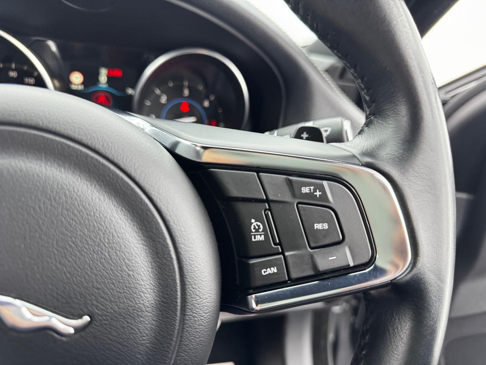 Jaguar XF 3.0d V6 S Saloon 4dr Diesel Auto Euro 6 (s/s) (300 ps)