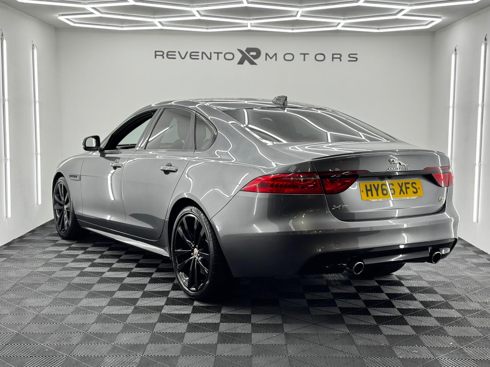 Jaguar XF 3.0d V6 S Saloon 4dr Diesel Auto Euro 6 (s/s) (300 ps)