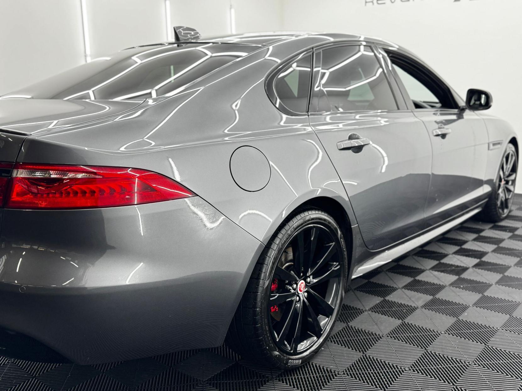 Jaguar XF 3.0d V6 S Saloon 4dr Diesel Auto Euro 6 (s/s) (300 ps)