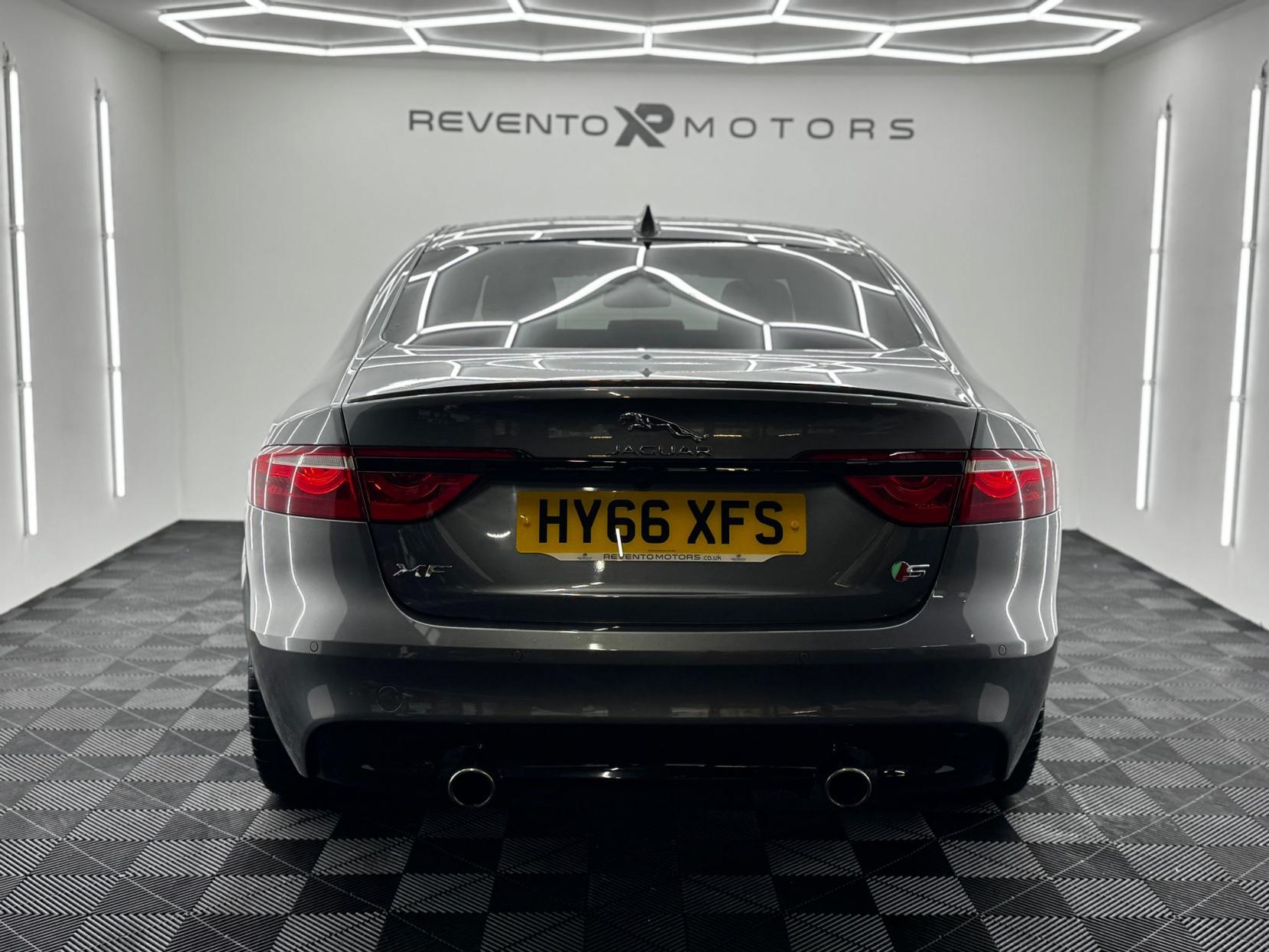 Jaguar XF 3.0d V6 S Saloon 4dr Diesel Auto Euro 6 (s/s) (300 ps)