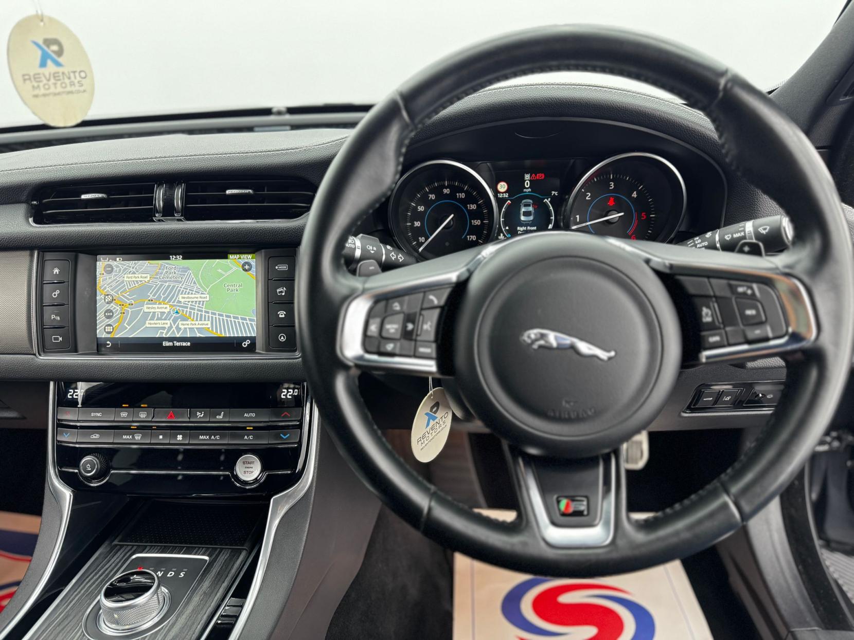 Jaguar XF 3.0d V6 S Saloon 4dr Diesel Auto Euro 6 (s/s) (300 ps)