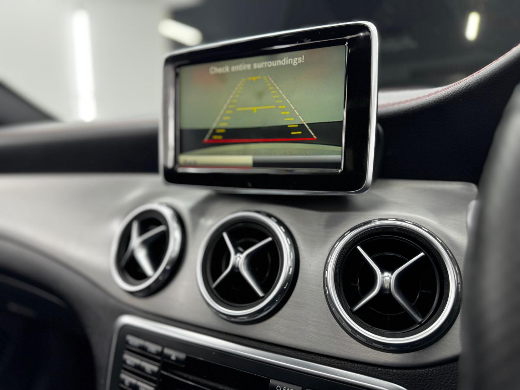 Mercedes-Benz GLA 2.1 GLA220d AMG Line (Premium Plus) SUV 5dr Diesel 7G-DCT 4MATIC Euro 6 (s/s) (170 ps)