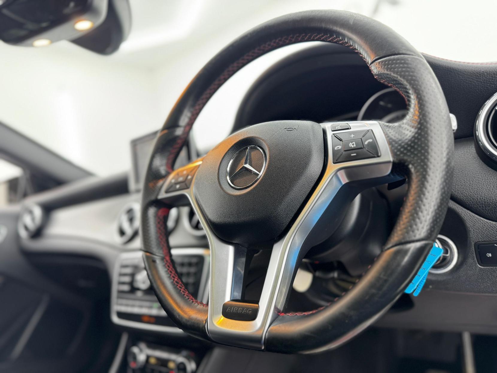 Mercedes-Benz GLA 2.1 GLA220d AMG Line (Premium Plus) SUV 5dr Diesel 7G-DCT 4MATIC Euro 6 (s/s) (170 ps)