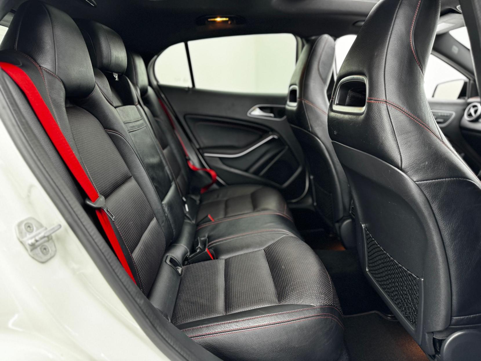 Mercedes-Benz GLA 2.1 GLA220d AMG Line (Premium Plus) SUV 5dr Diesel 7G-DCT 4MATIC Euro 6 (s/s) (170 ps)