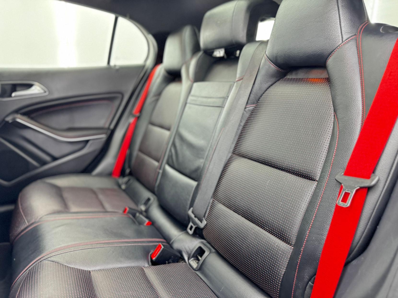 Mercedes-Benz GLA 2.1 GLA220d AMG Line (Premium Plus) SUV 5dr Diesel 7G-DCT 4MATIC Euro 6 (s/s) (170 ps)