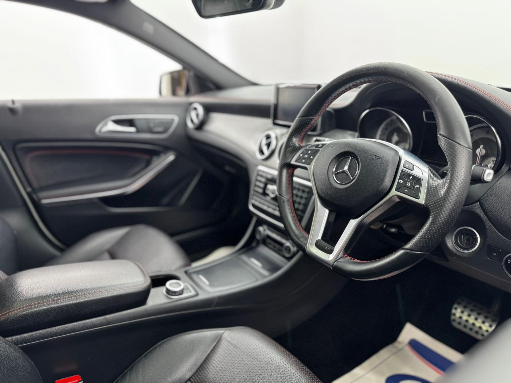 Mercedes-Benz GLA 2.1 GLA220d AMG Line (Premium Plus) SUV 5dr Diesel 7G-DCT 4MATIC Euro 6 (s/s) (170 ps)