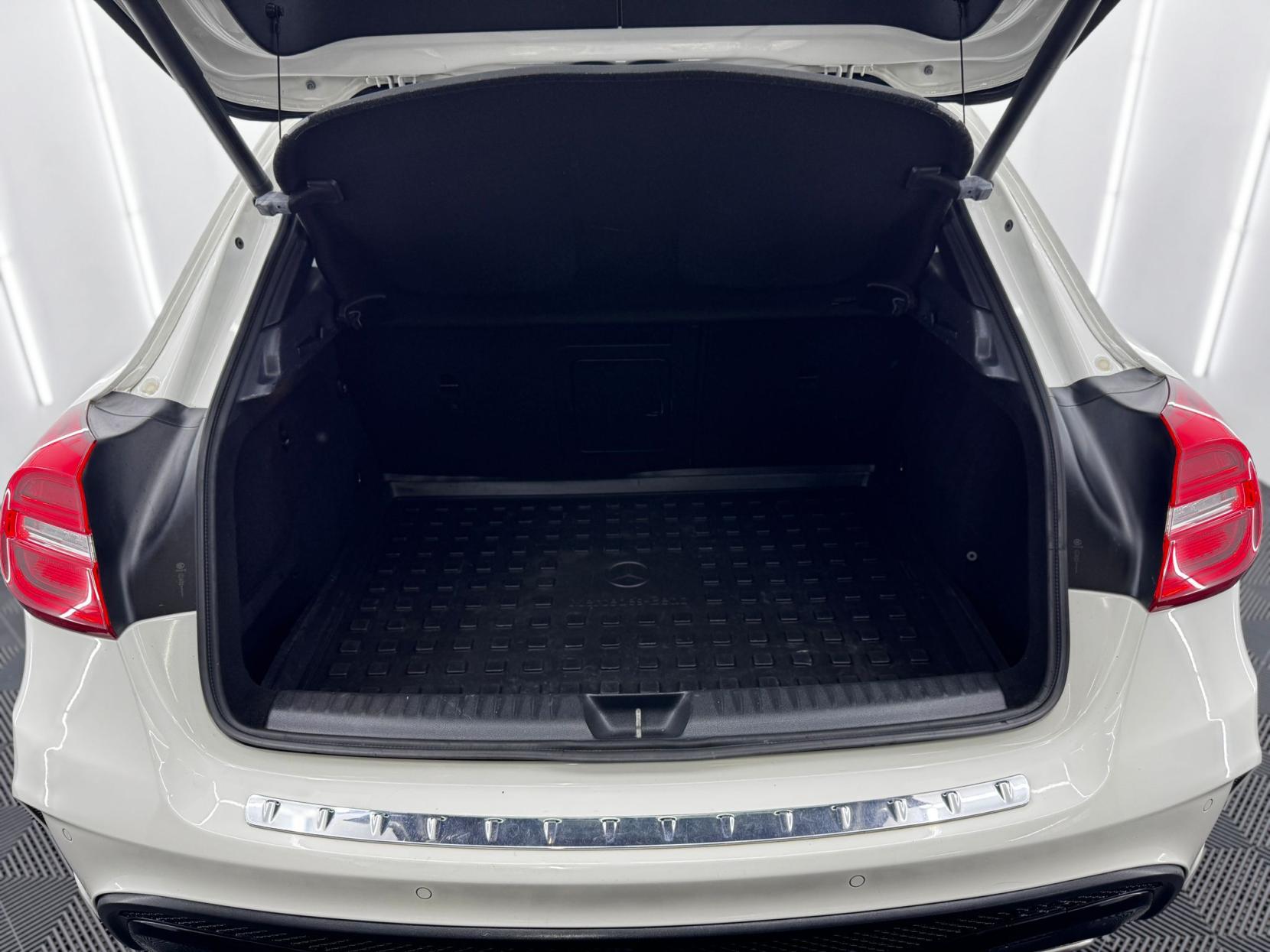 Mercedes-Benz GLA 2.1 GLA220d AMG Line (Premium Plus) SUV 5dr Diesel 7G-DCT 4MATIC Euro 6 (s/s) (170 ps)