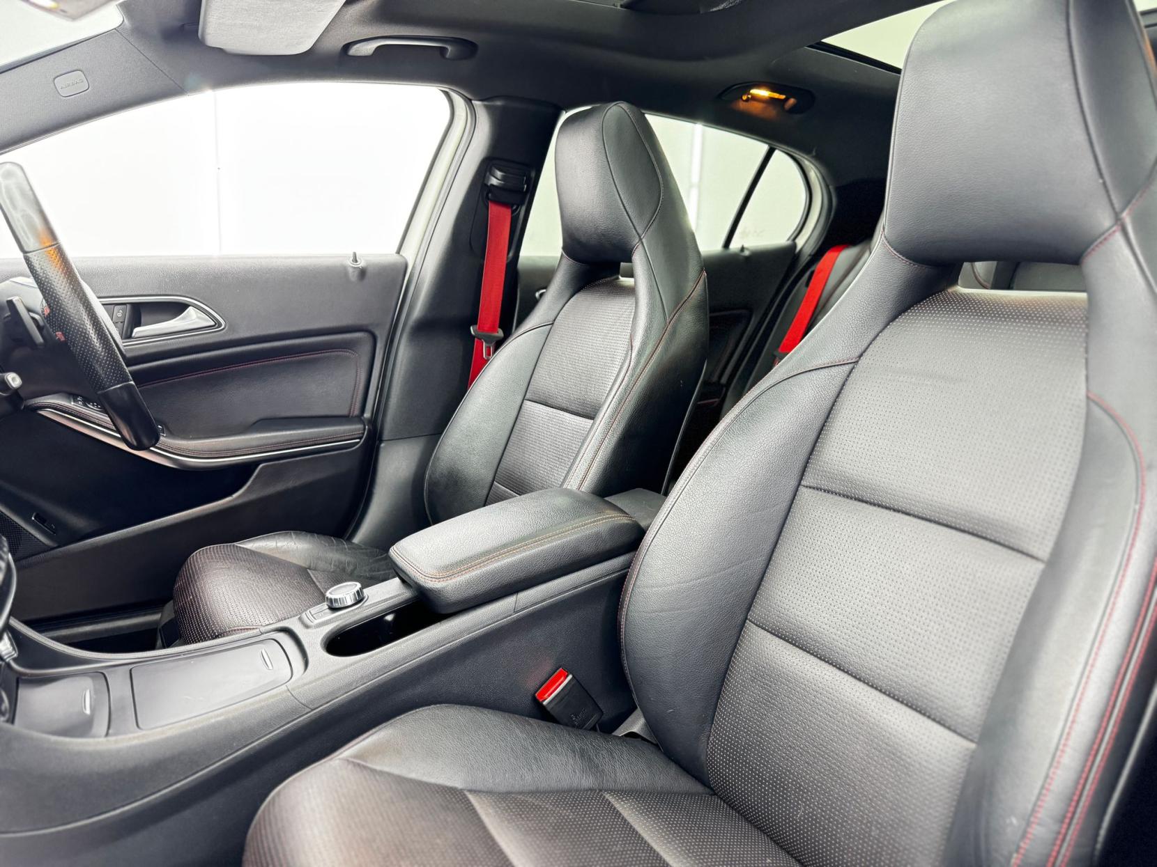 Mercedes-Benz GLA 2.1 GLA220d AMG Line (Premium Plus) SUV 5dr Diesel 7G-DCT 4MATIC Euro 6 (s/s) (170 ps)