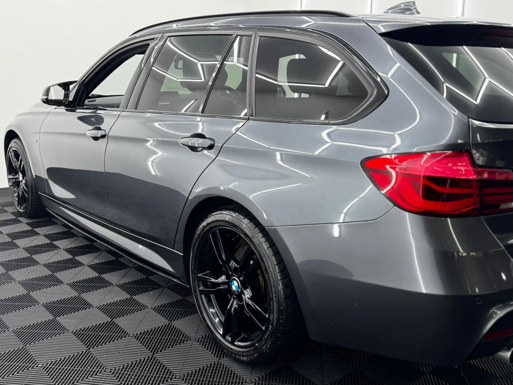 BMW 3 Series 2.0 320d M Sport Touring 5dr Diesel Auto xDrive Euro 6 (s/s) (190 ps)