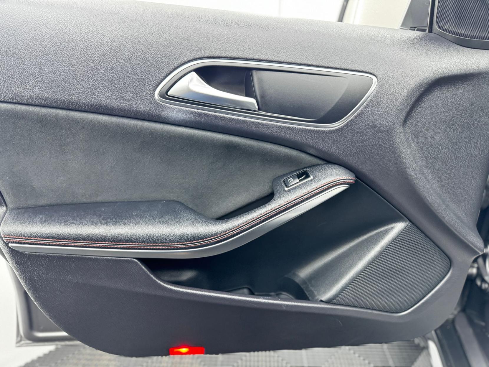 Mercedes-Benz GLA 2.1 GLA220 CDI AMG Line SUV 5dr Diesel 7G-DCT 4MATIC Euro 6 (s/s) (170 ps)