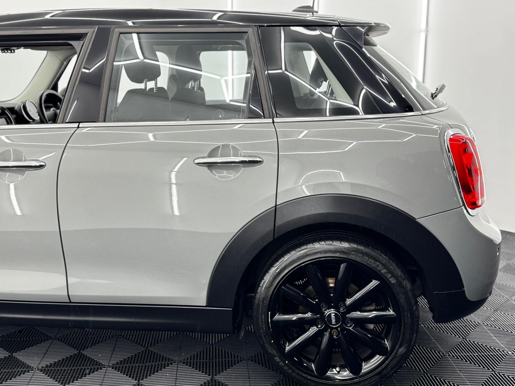 MINI Hatch 1.5 Cooper Hatchback 5dr Petrol Manual Euro 6 (s/s) (136 ps)