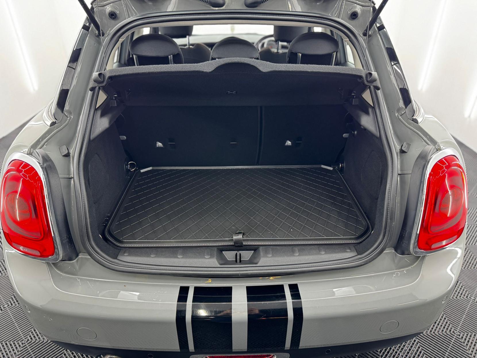 MINI Hatch 1.5 Cooper Hatchback 5dr Petrol Manual Euro 6 (s/s) (136 ps)