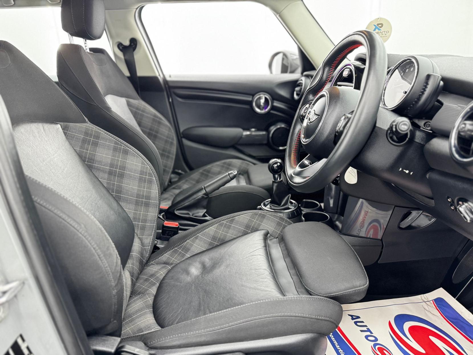 MINI Hatch 1.5 Cooper Hatchback 5dr Petrol Manual Euro 6 (s/s) (136 ps)