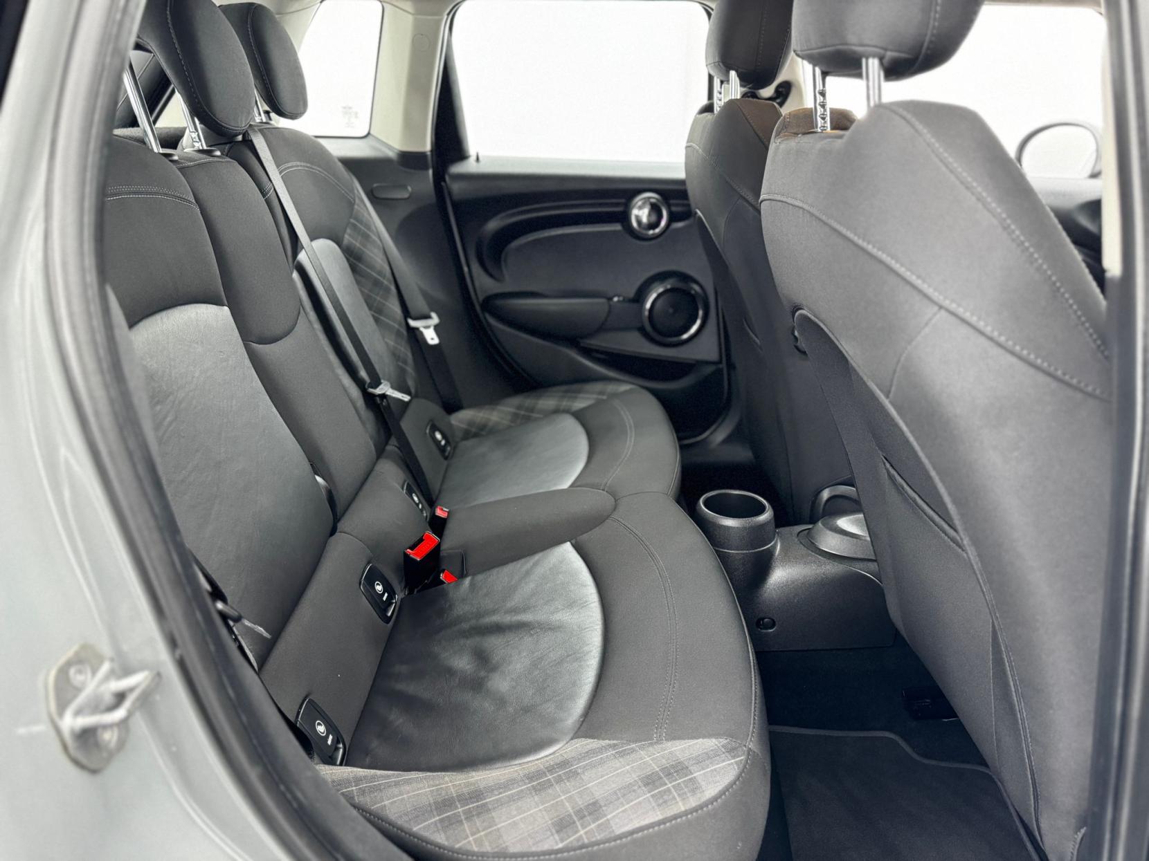 MINI Hatch 1.5 Cooper Hatchback 5dr Petrol Manual Euro 6 (s/s) (136 ps)