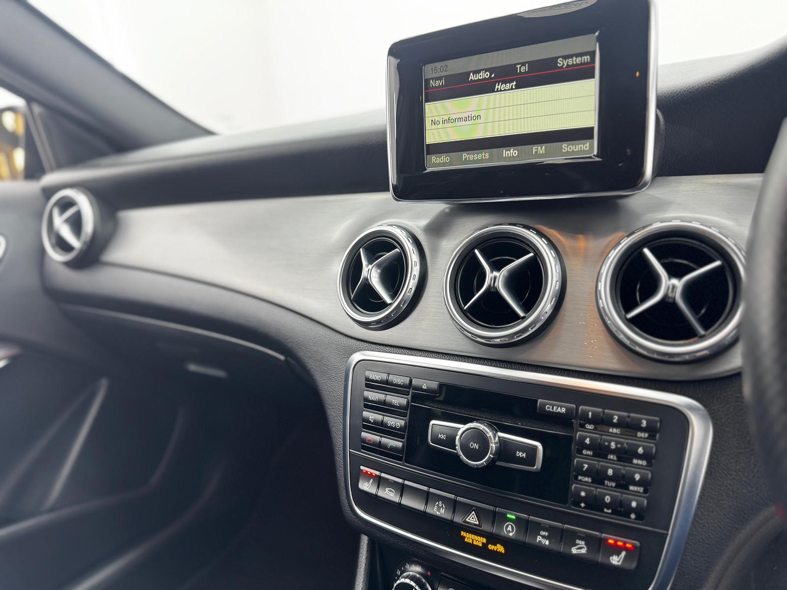 Mercedes-Benz GLA 2.1 GLA220d AMG Line (Premium) SUV 5dr Diesel 7G-DCT 4MATIC Euro 6 (s/s) (177 ps)