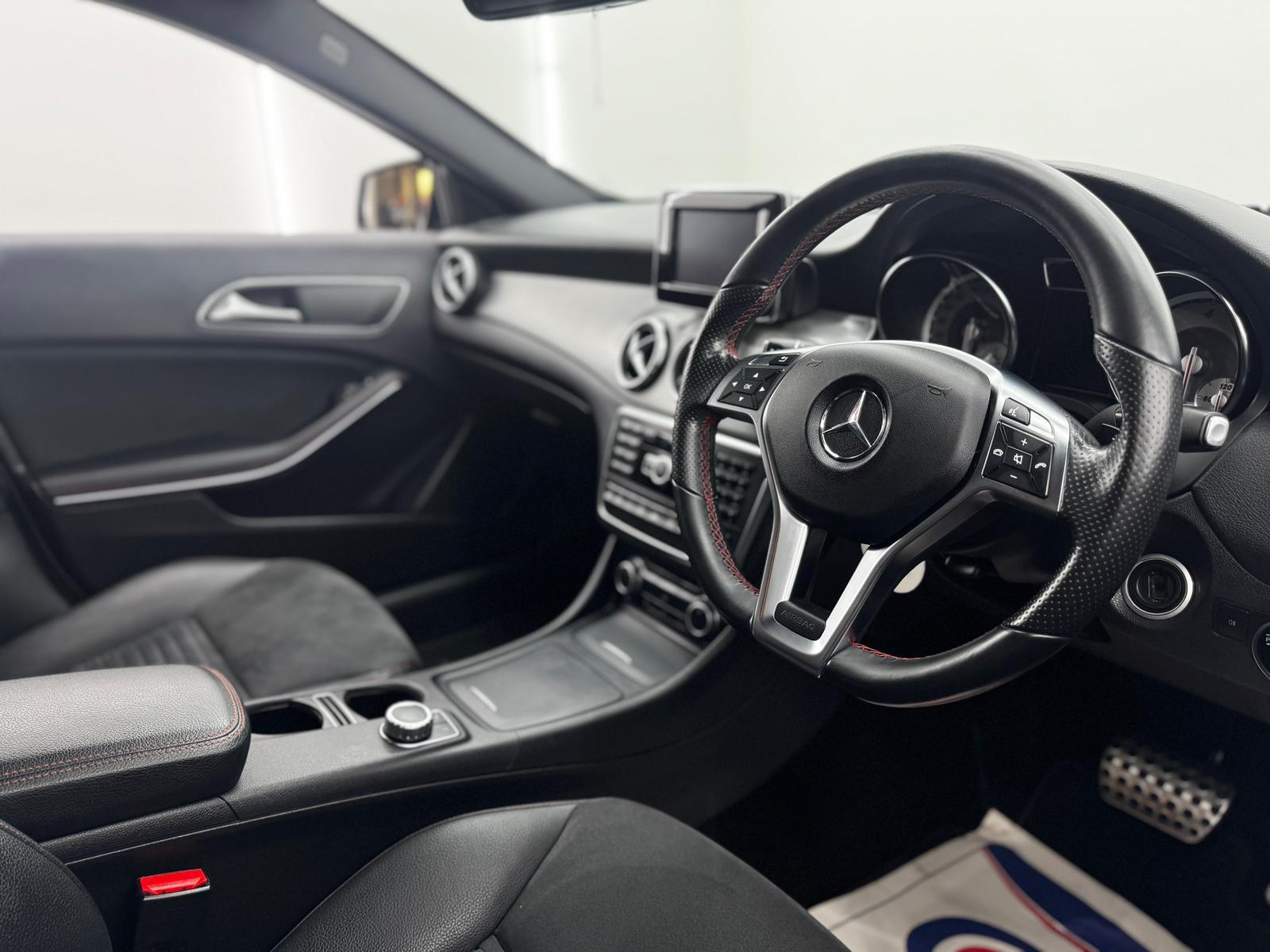 Mercedes-Benz GLA 2.1 GLA220d AMG Line (Premium) SUV 5dr Diesel 7G-DCT 4MATIC Euro 6 (s/s) (177 ps)