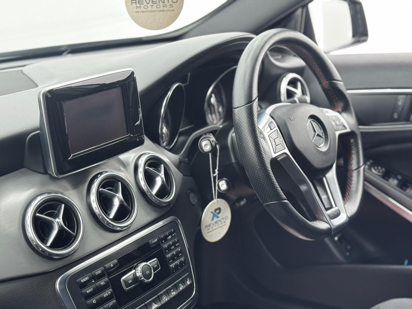 Mercedes-Benz GLA 2.1 GLA220d AMG Line (Premium) SUV 5dr Diesel 7G-DCT 4MATIC Euro 6 (s/s) (177 ps)