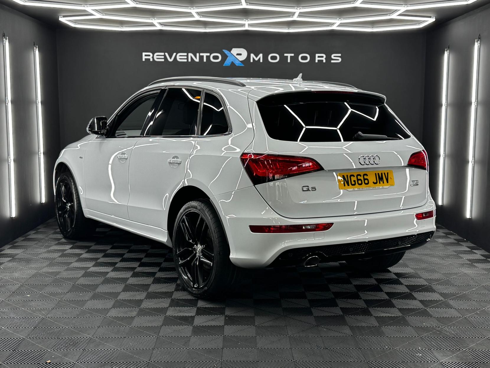 Audi Q5 2.0 TDI S line Plus SUV 5dr Diesel S Tronic quattro Euro 6 (s/s) (190 ps)