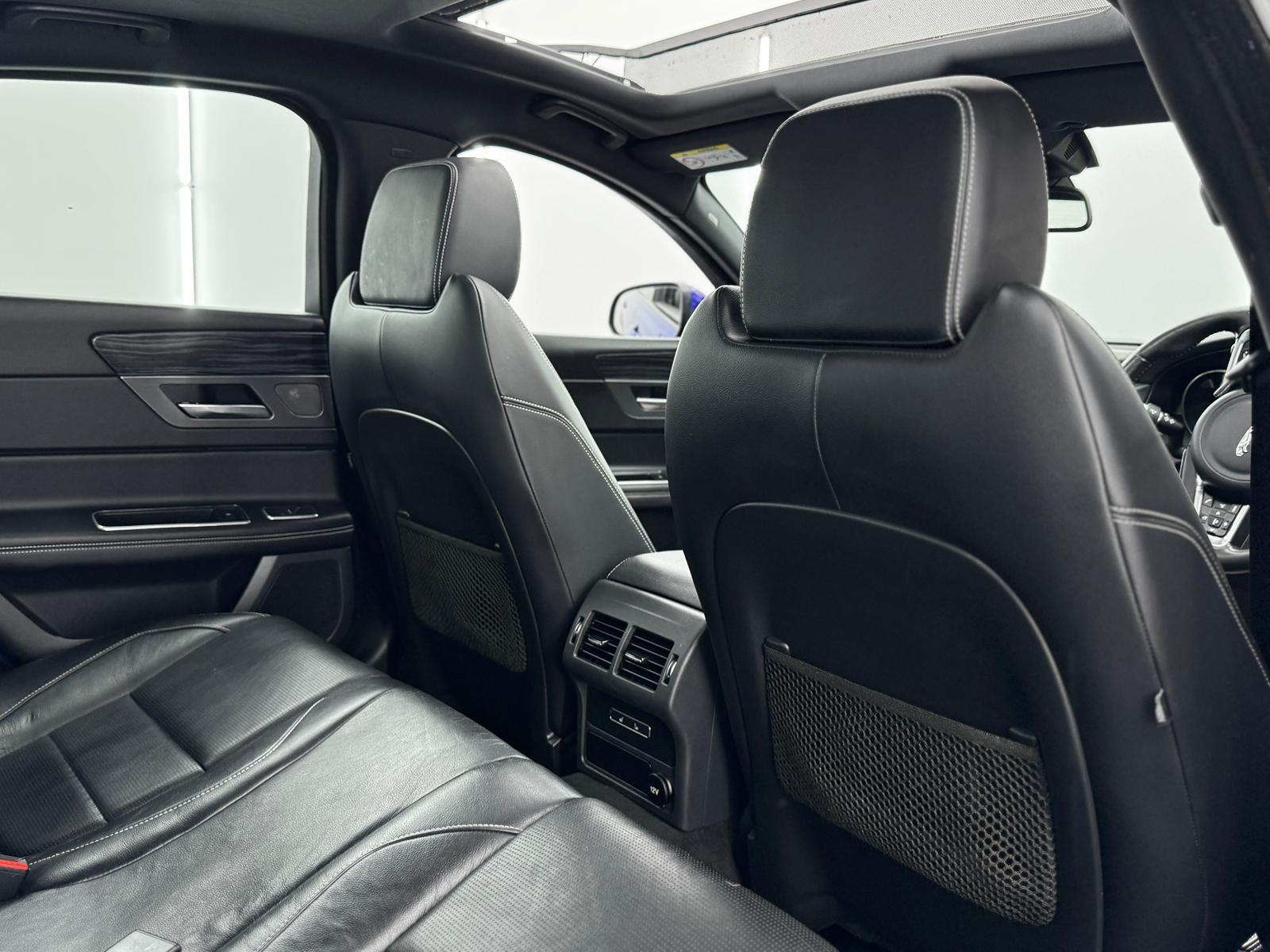 Jaguar XF 3.0d V6 S Saloon 4dr Diesel Auto Euro 6 (s/s) (300 ps)