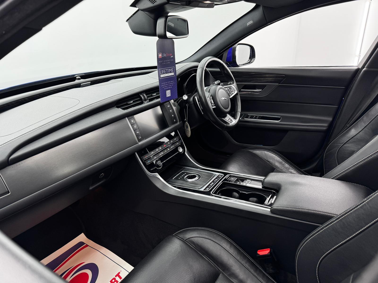 Jaguar XF 3.0d V6 S Saloon 4dr Diesel Auto Euro 6 (s/s) (300 ps)