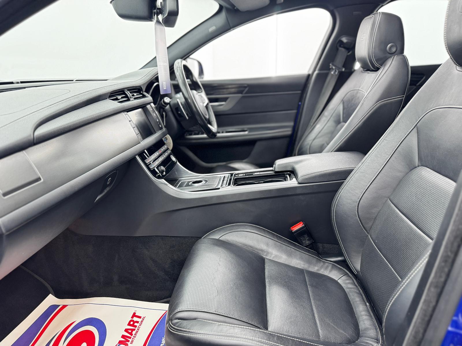 Jaguar XF 3.0d V6 S Saloon 4dr Diesel Auto Euro 6 (s/s) (300 ps)