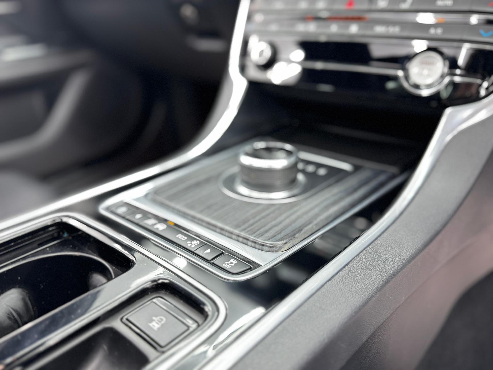 Jaguar XF 3.0d V6 S Saloon 4dr Diesel Auto Euro 6 (s/s) (300 ps)