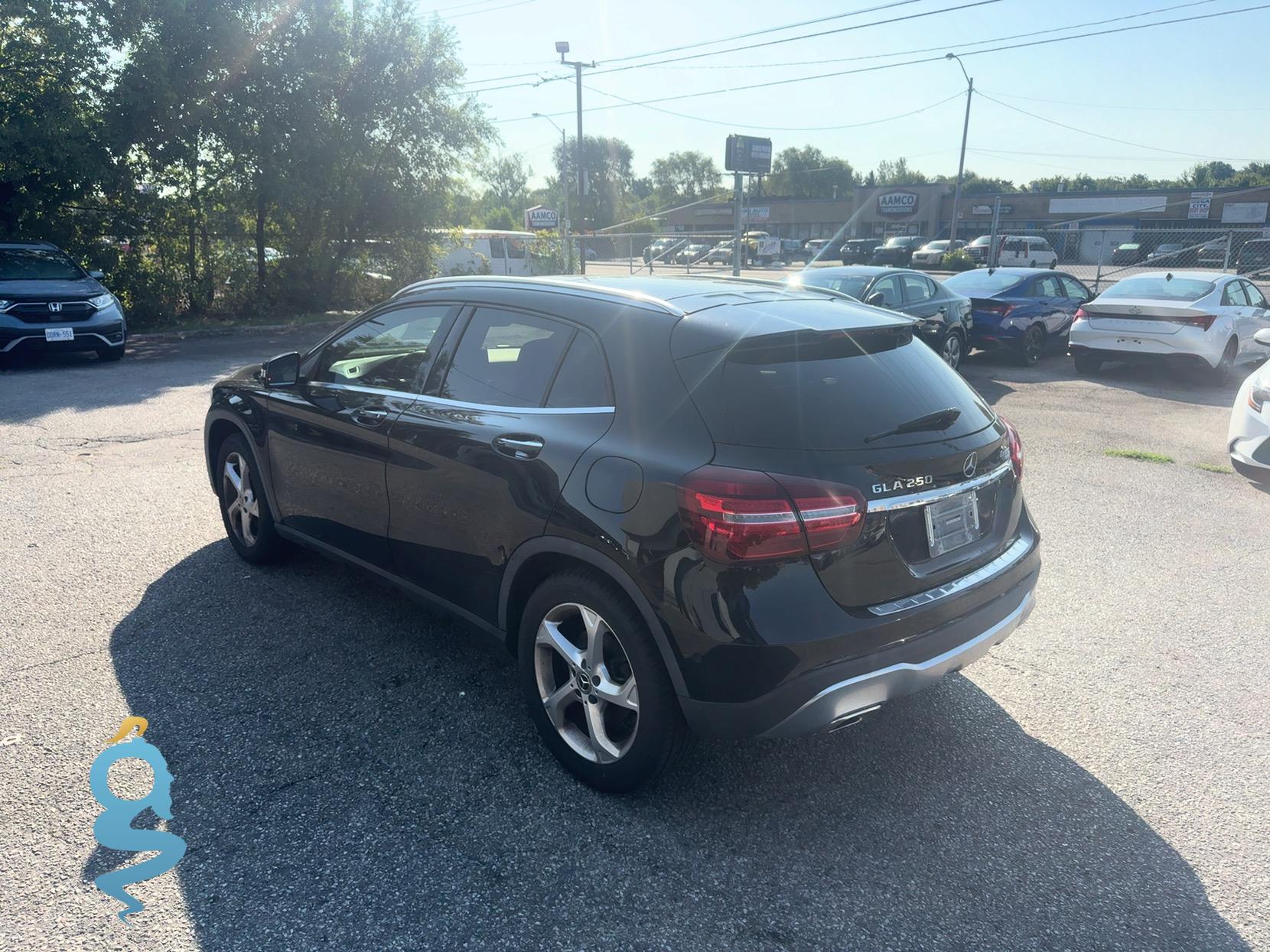 Mercedes-Benz GLA 250 2.0 4-MATIC GLA250-4M