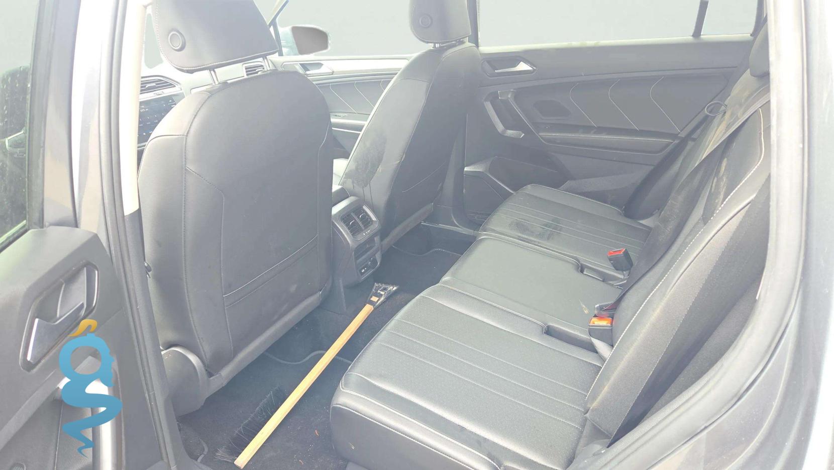 Volkswagen Tiguan 2.0 4Motion SE w/Sunroof Pkg.