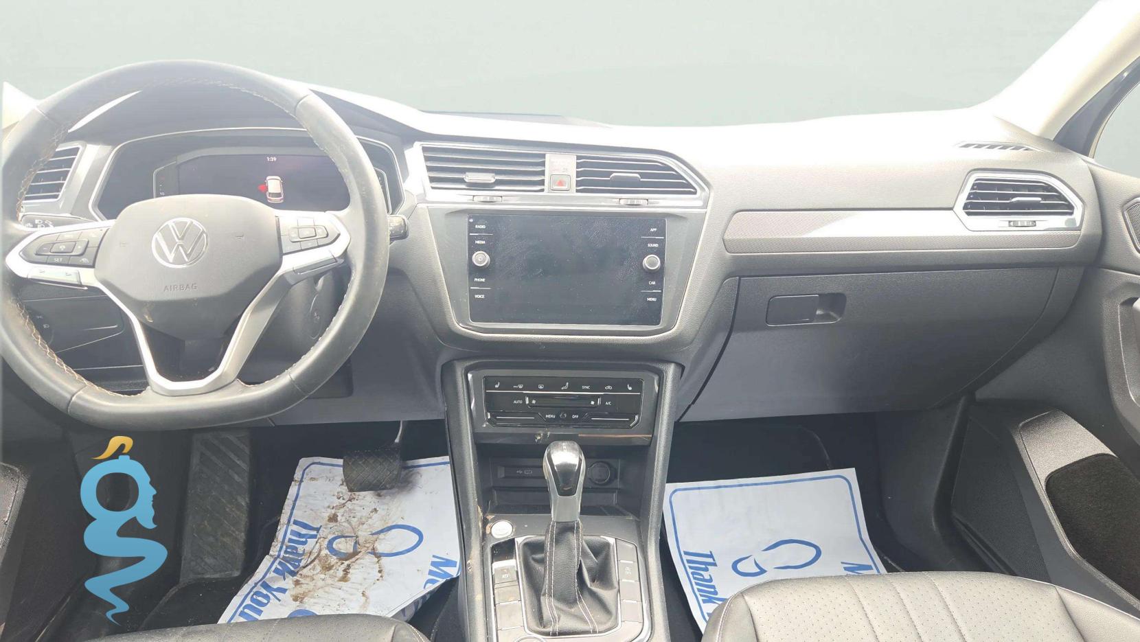 Volkswagen Tiguan 2.0 4Motion SE w/Sunroof Pkg.