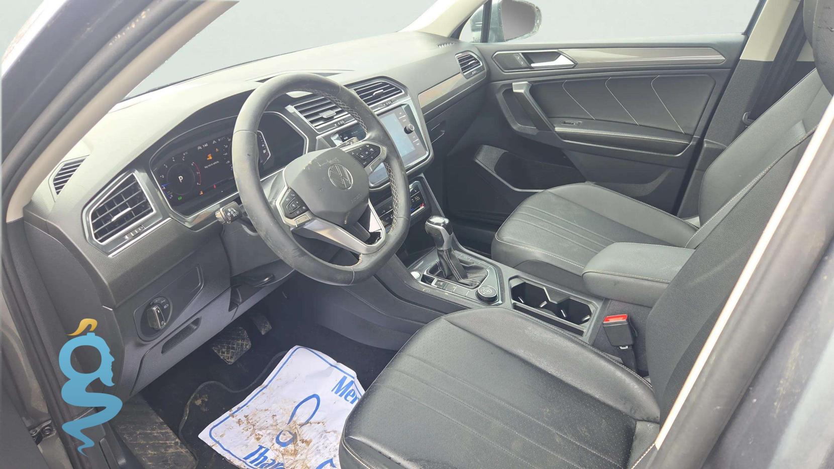 Volkswagen Tiguan 2.0 4Motion SE w/Sunroof Pkg.