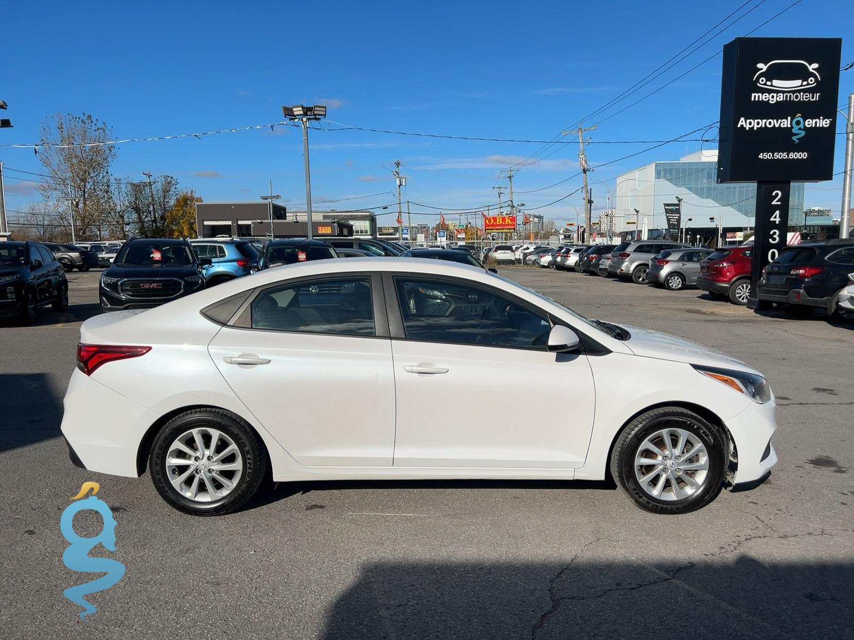 Hyundai Accent 1.6 SE and SEL