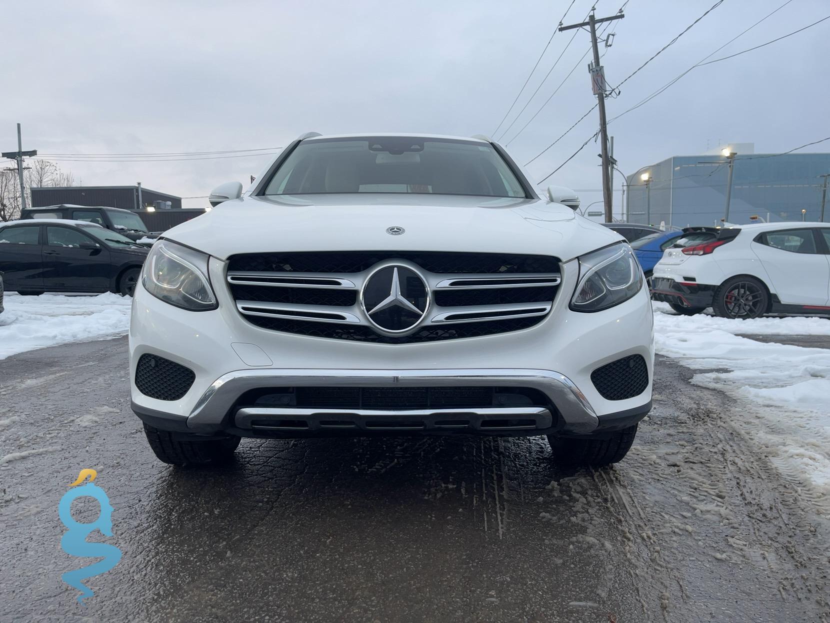 Mercedes-Benz GLC 300 2.0 Base-4M