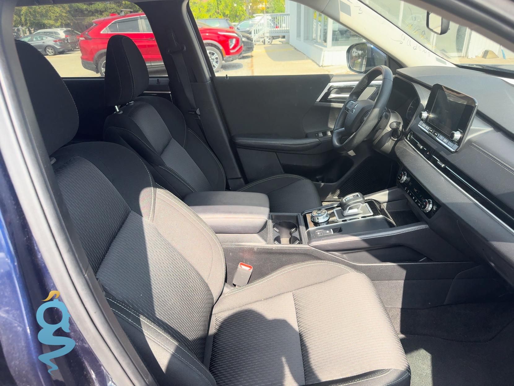 Mitsubishi Outlander 2.5 ES