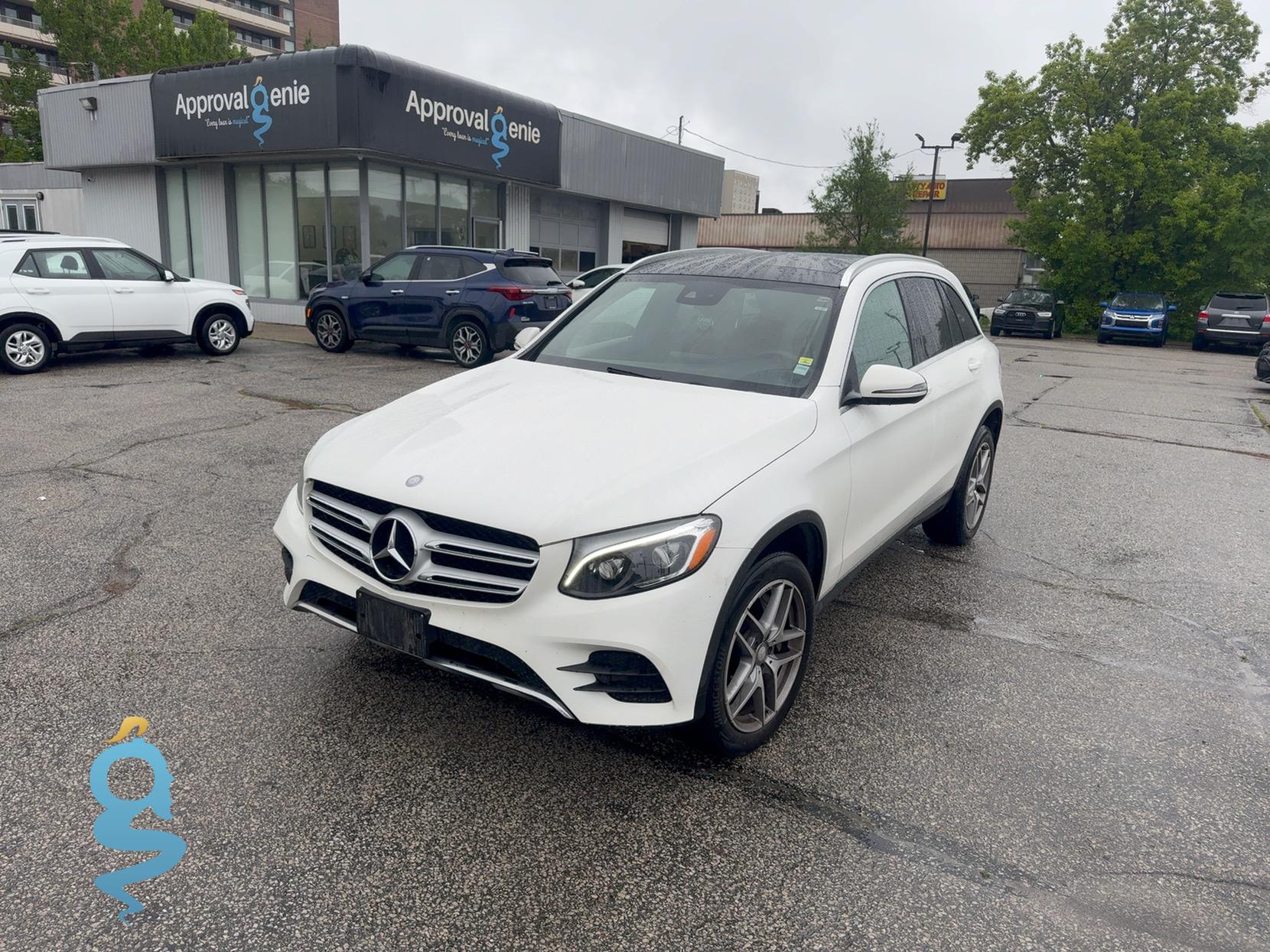 Mercedes-Benz GLC 300 2.0 Base-4M