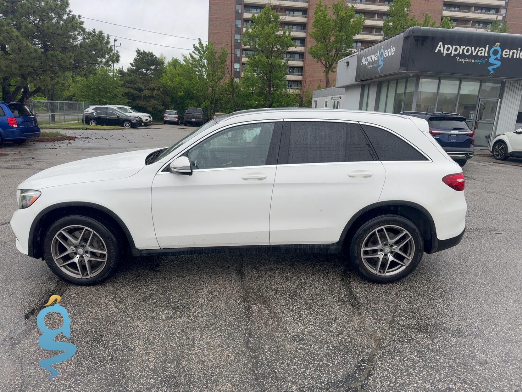 Mercedes-Benz GLC 300 2.0 Base-4M