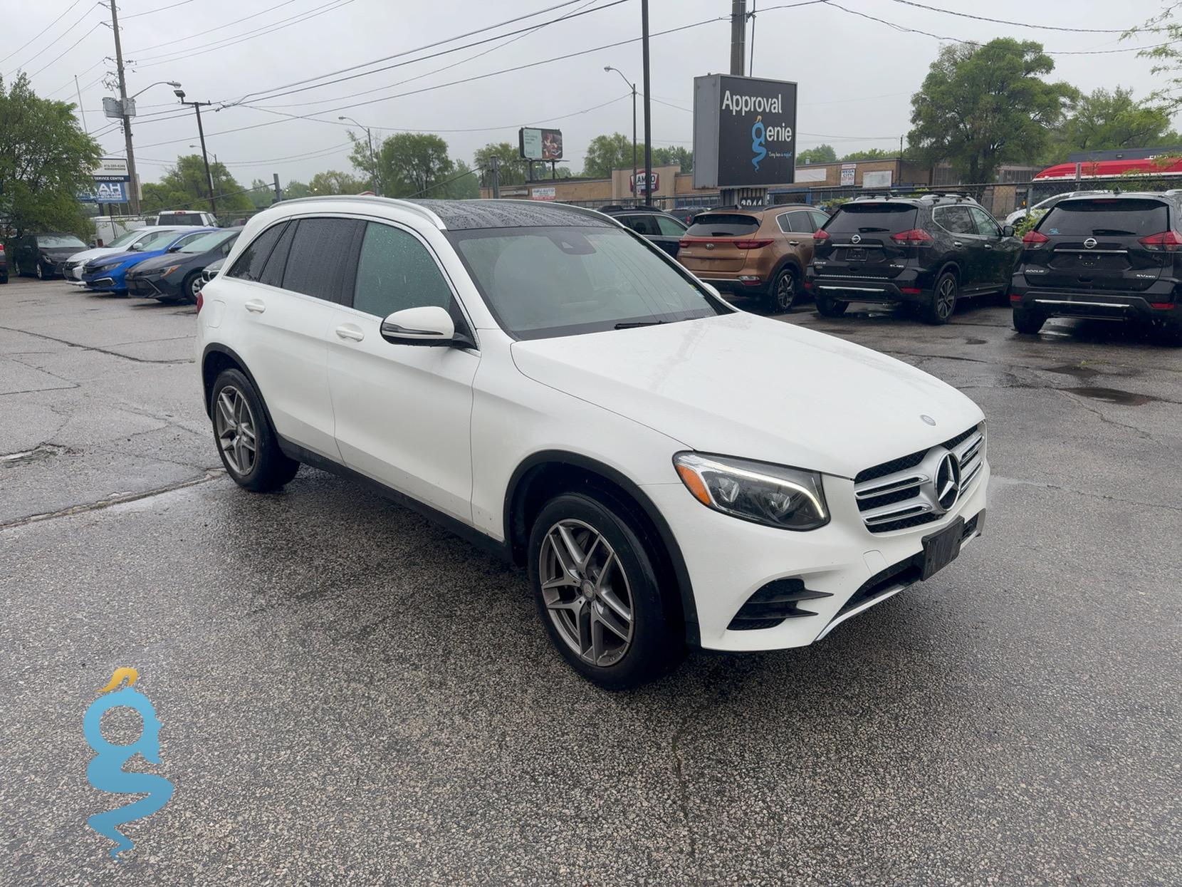 Mercedes-Benz GLC 300 2.0 Base-4M