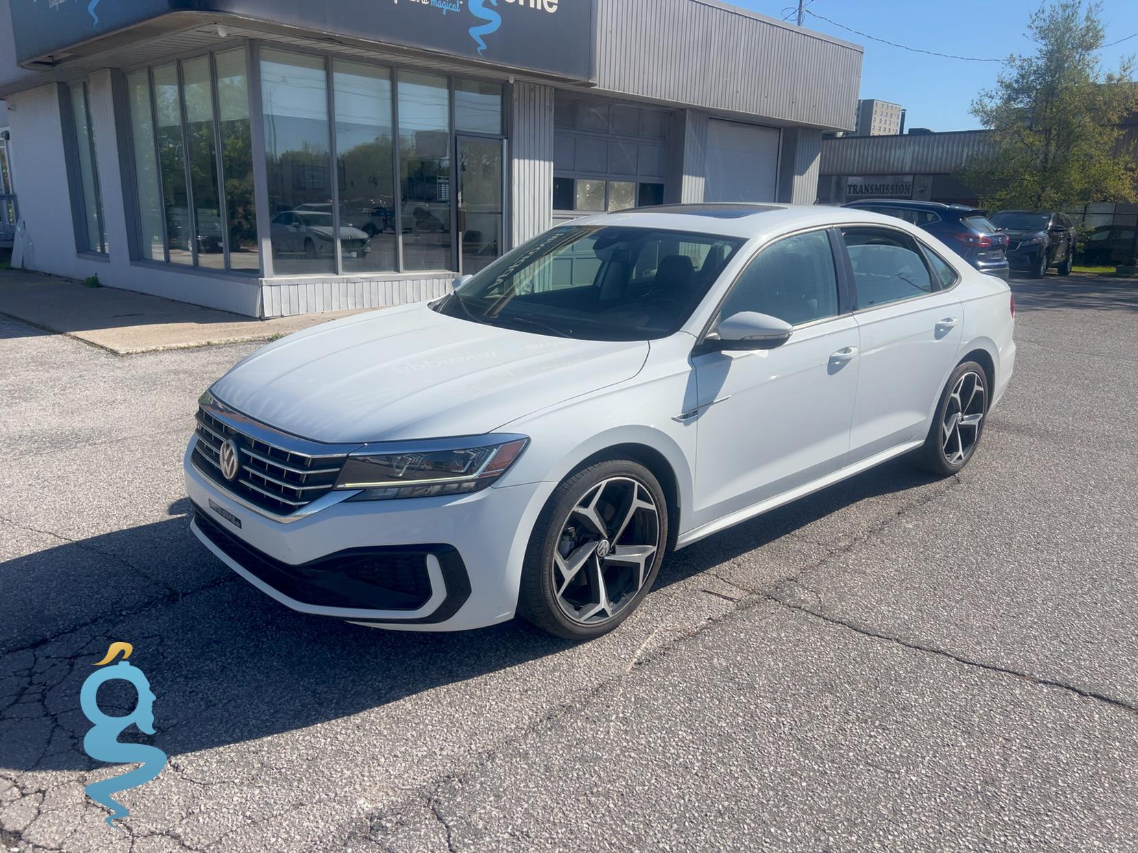 Volkswagen Passat 2.0 Execline w/R-Line Pkg.