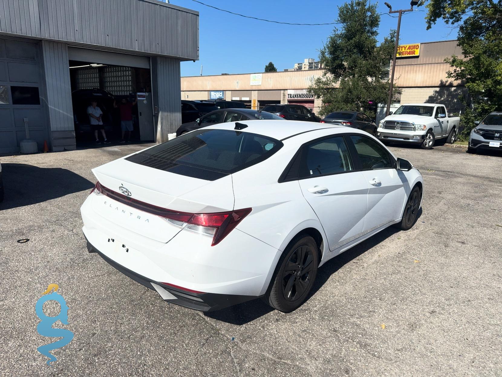 Hyundai Elantra 2.0 Blue