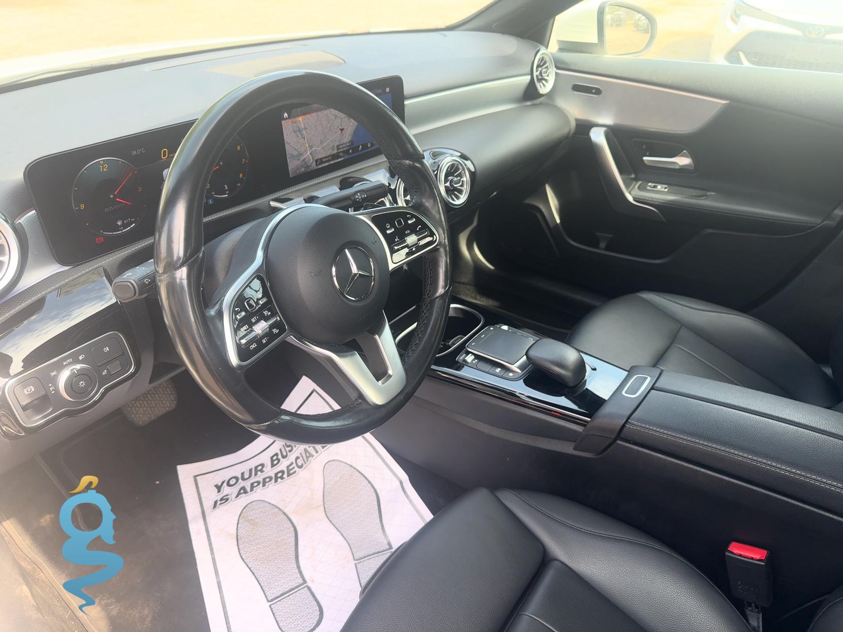 Mercedes-Benz A 220 2.0 A220-4M