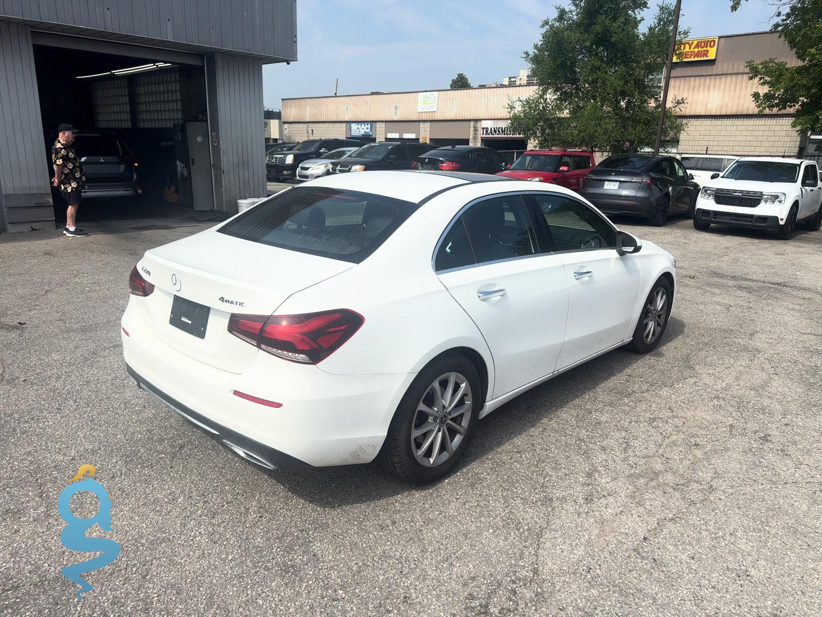 Mercedes-Benz A 220 2.0 A220-4M