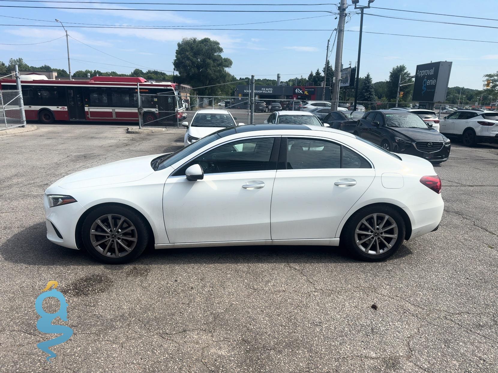 Mercedes-Benz A 220 2.0 A220-4M