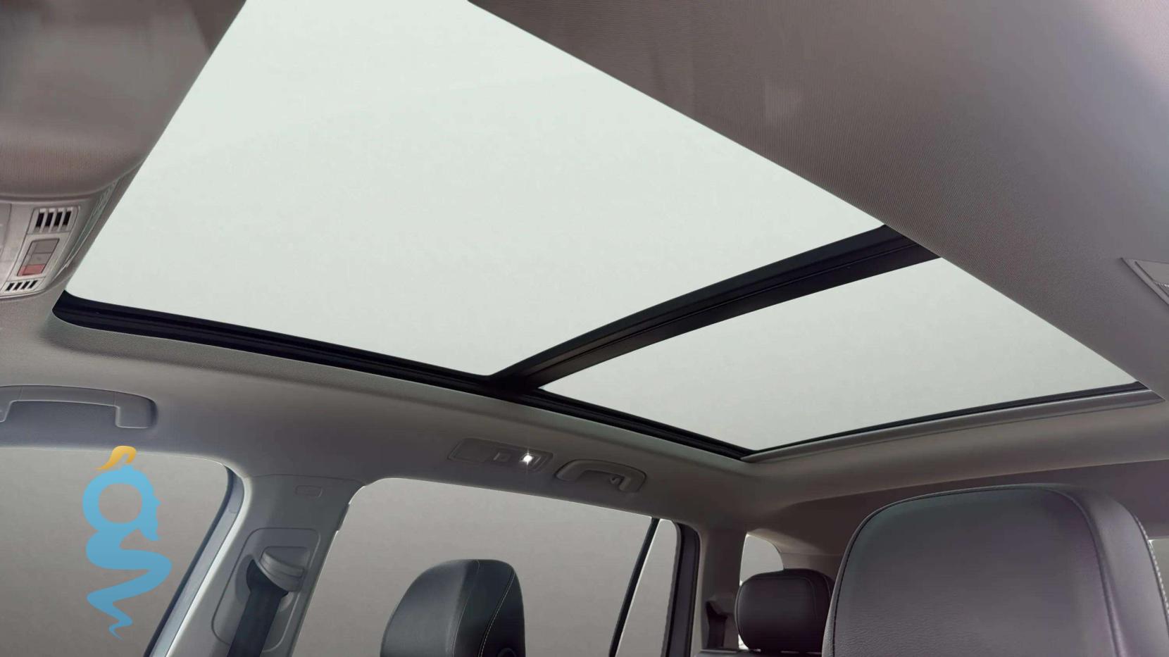 Volkswagen Tiguan 2.0 4Motion SE Wolfsburg Edition w/Sunroof Pkg.