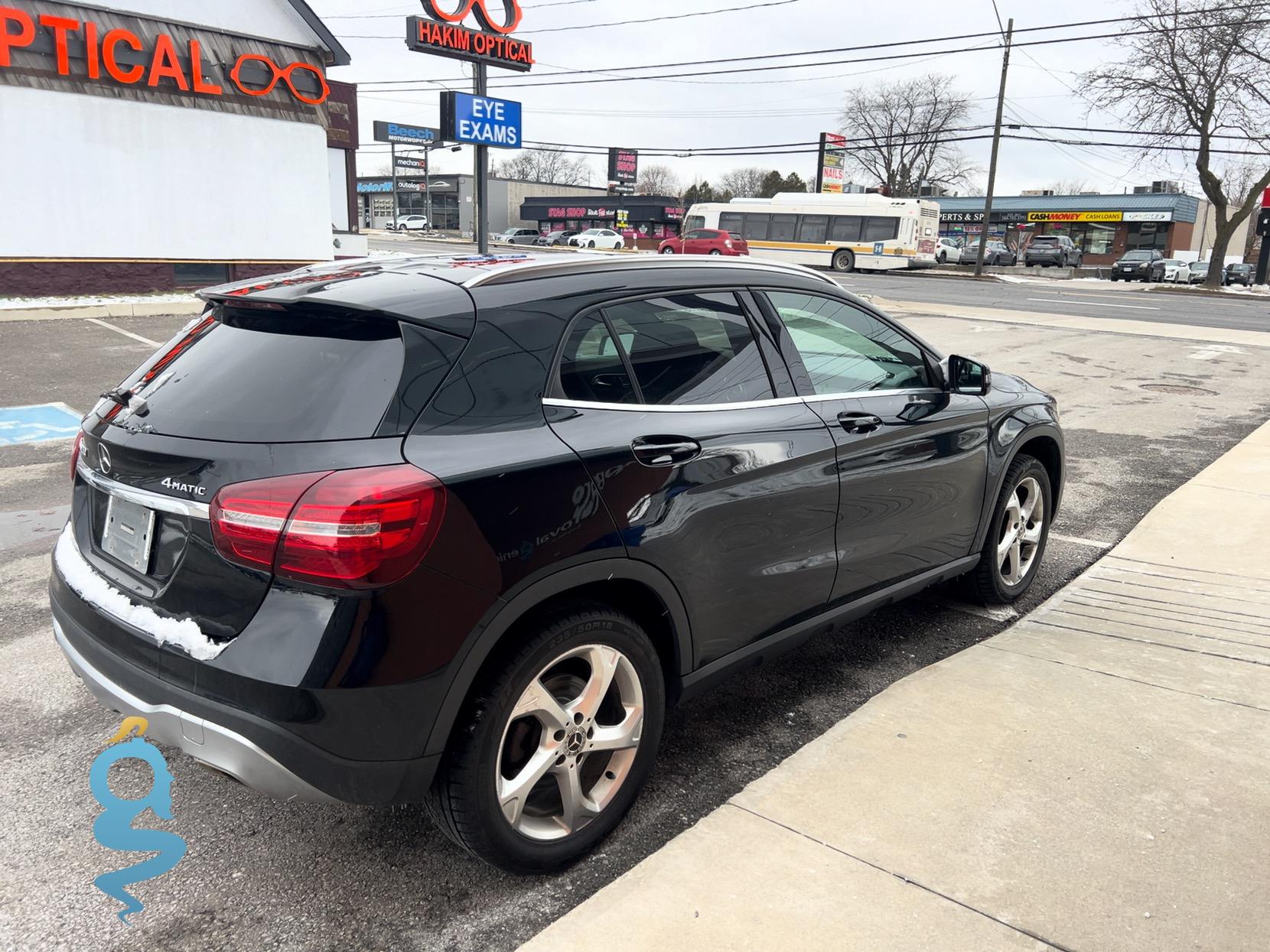 Mercedes-Benz GLA 250 2.0 4-MATIC