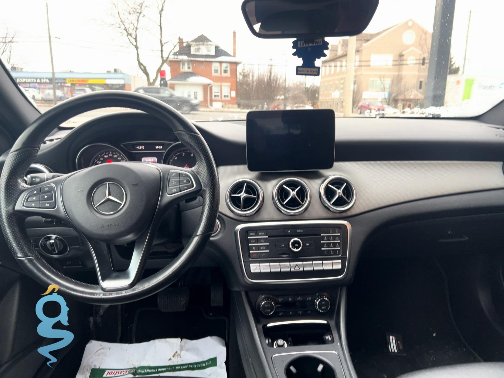 Mercedes-Benz GLA 250 2.0 4-MATIC